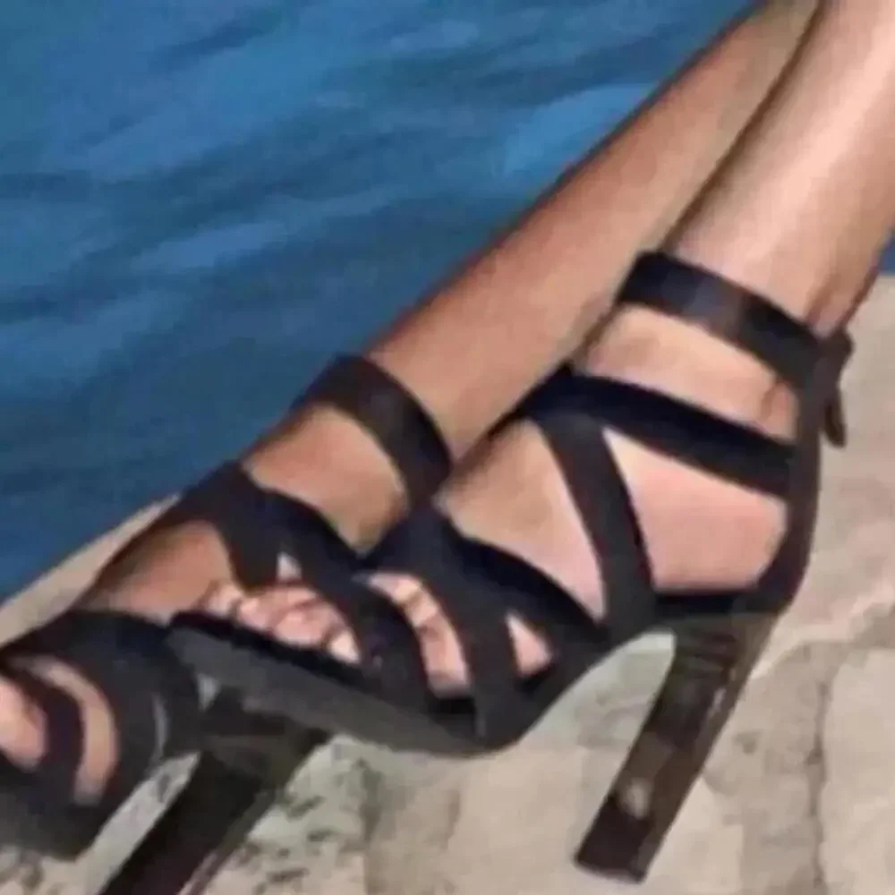 Bcbg black strappy heels size 9 - Picture 6 of 7